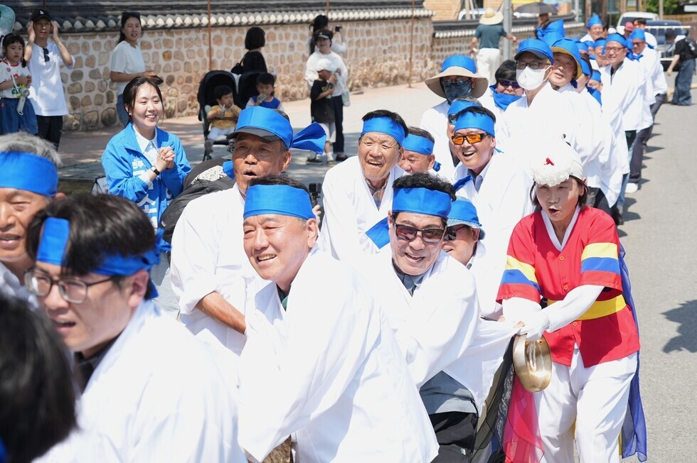 3. 지난 18일 나주읍성 일원에서 나주 동·서 줄다리기가 성황리에 열렸다.